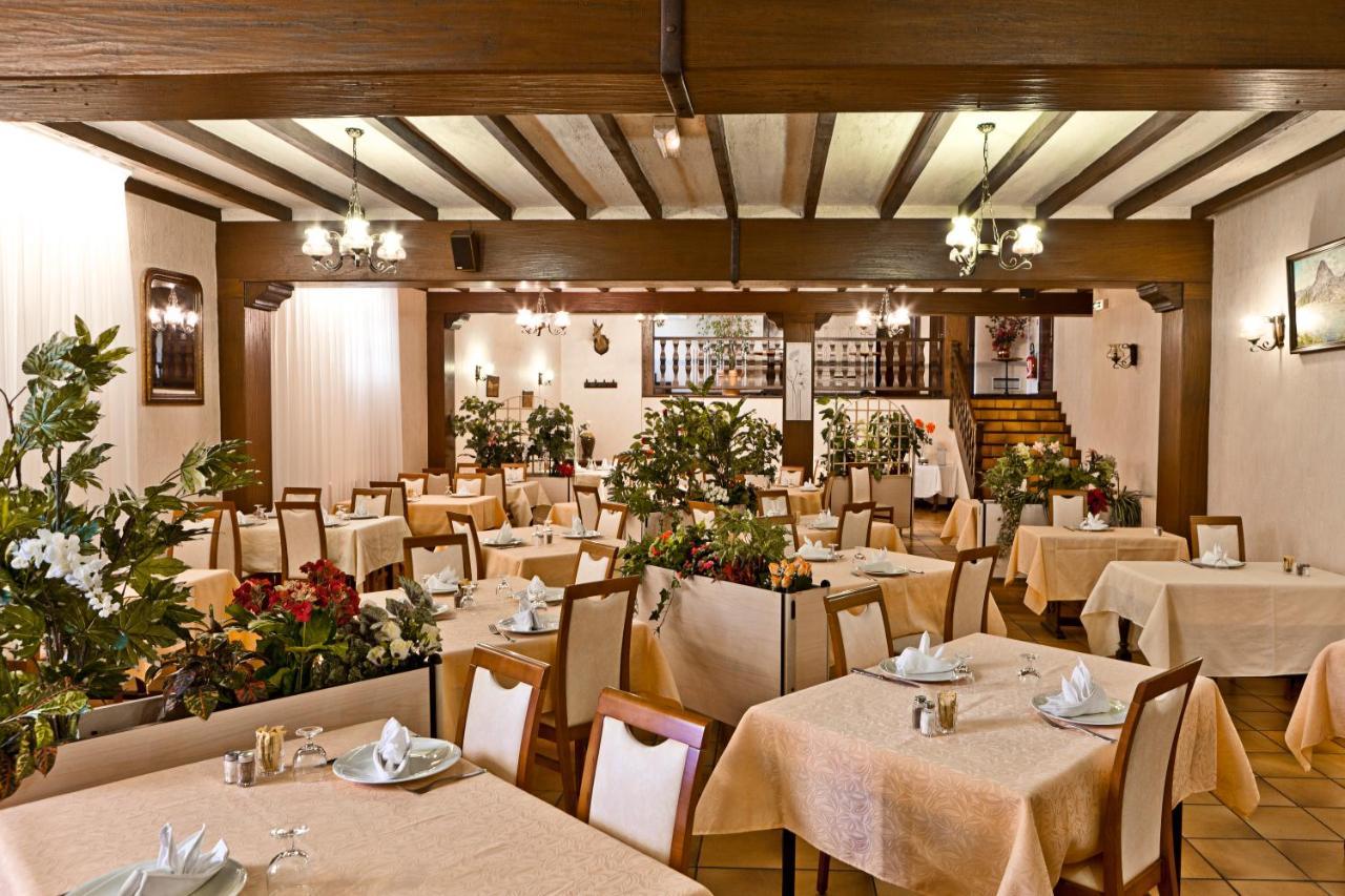Logis Hôtel de France Arudy Buitenkant foto