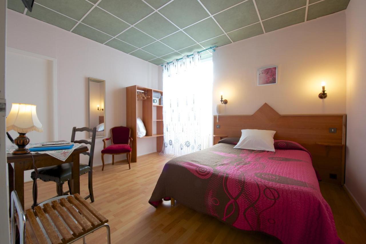 Logis Hôtel de France Arudy Buitenkant foto