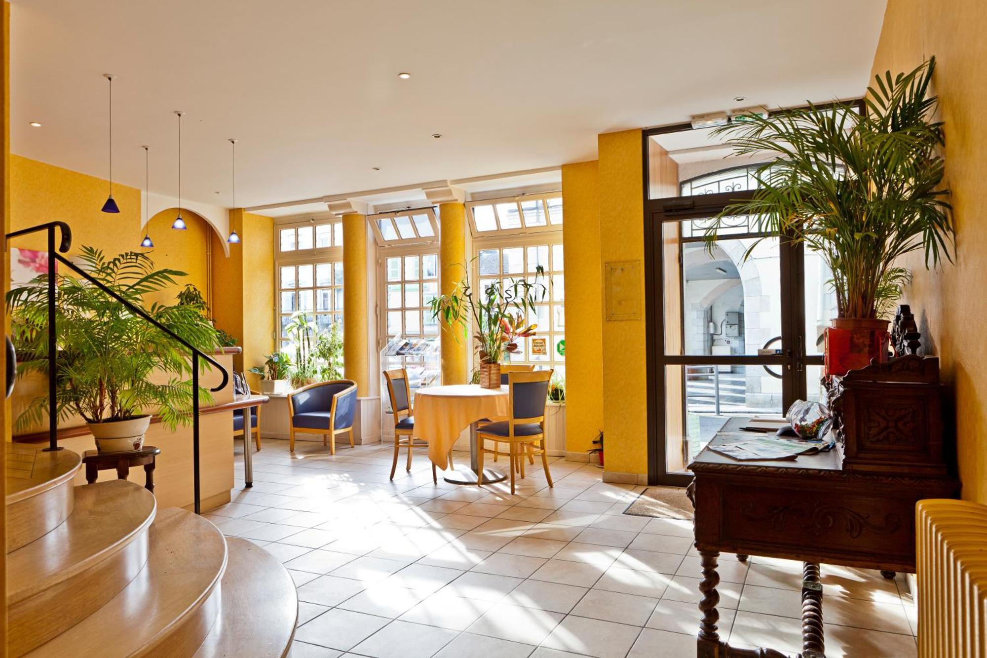 Logis Hôtel de France Arudy Buitenkant foto