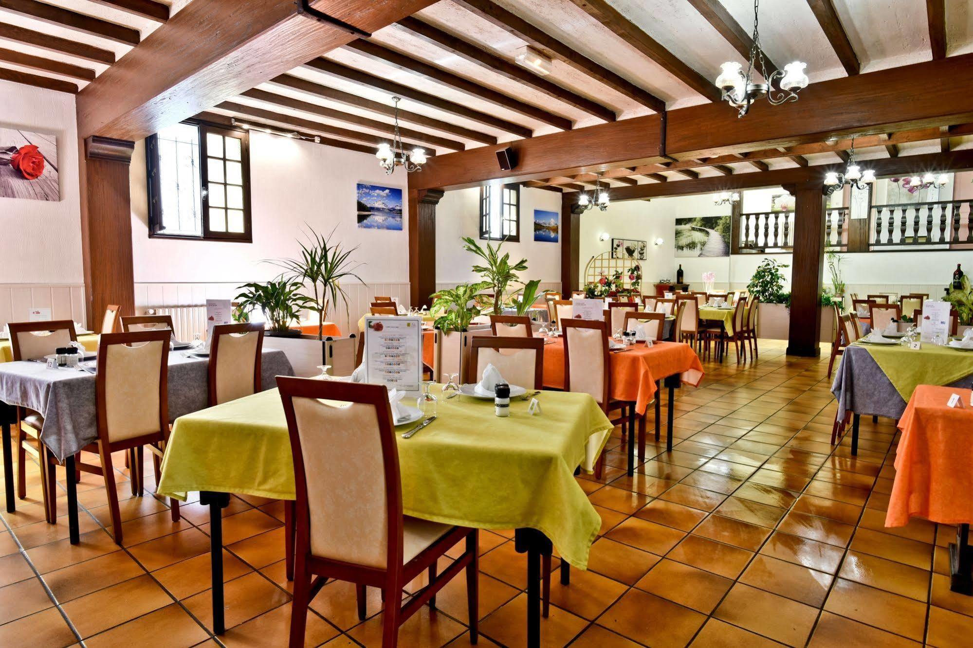 Logis Hôtel de France Arudy Buitenkant foto