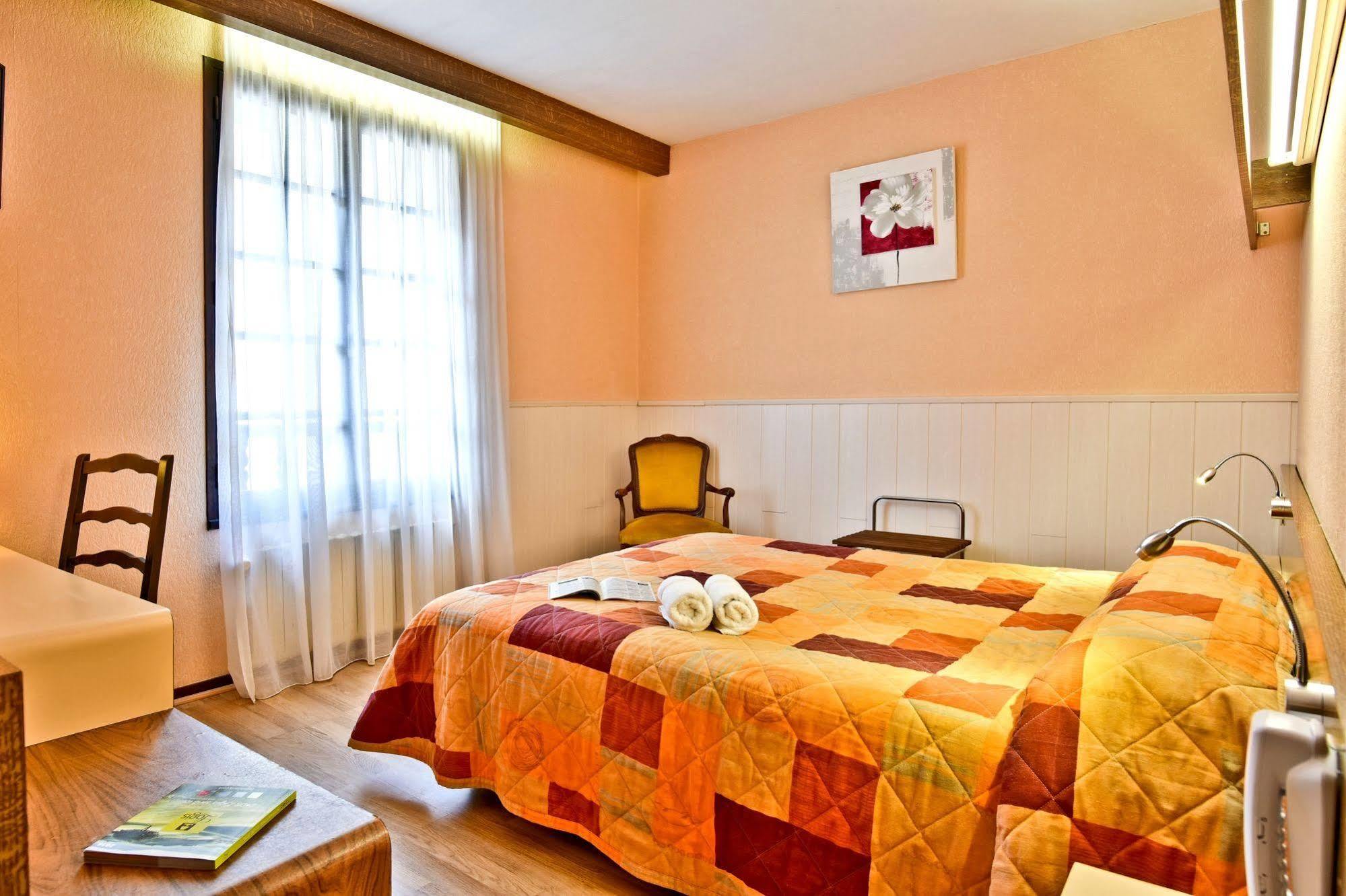 Logis Hôtel de France Arudy Buitenkant foto