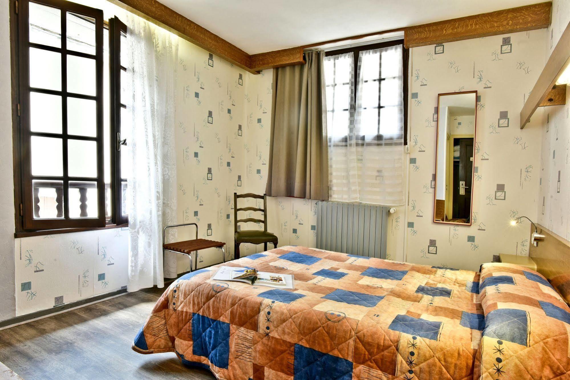 Logis Hôtel de France Arudy Buitenkant foto