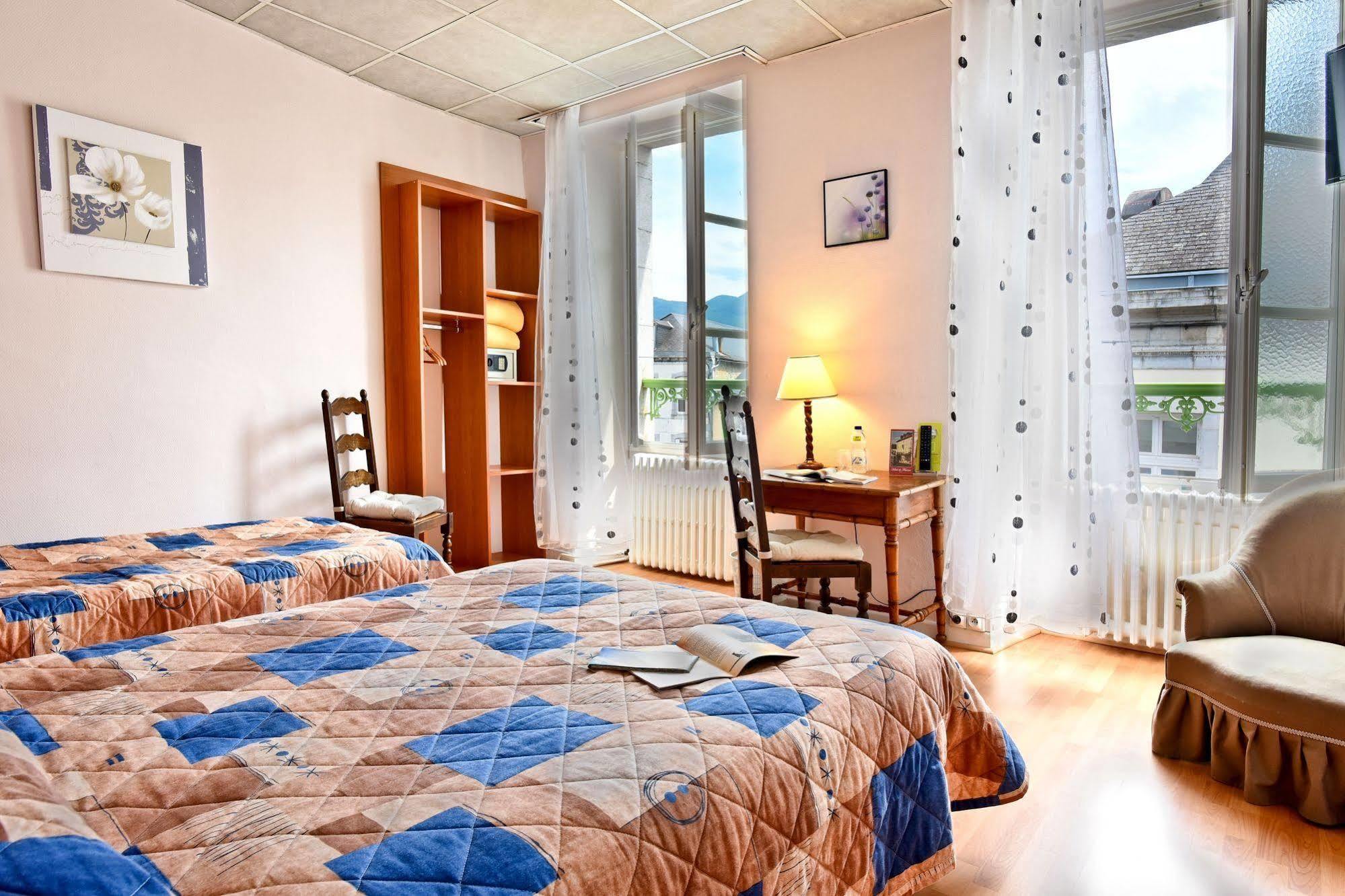 Logis Hôtel de France Arudy Buitenkant foto