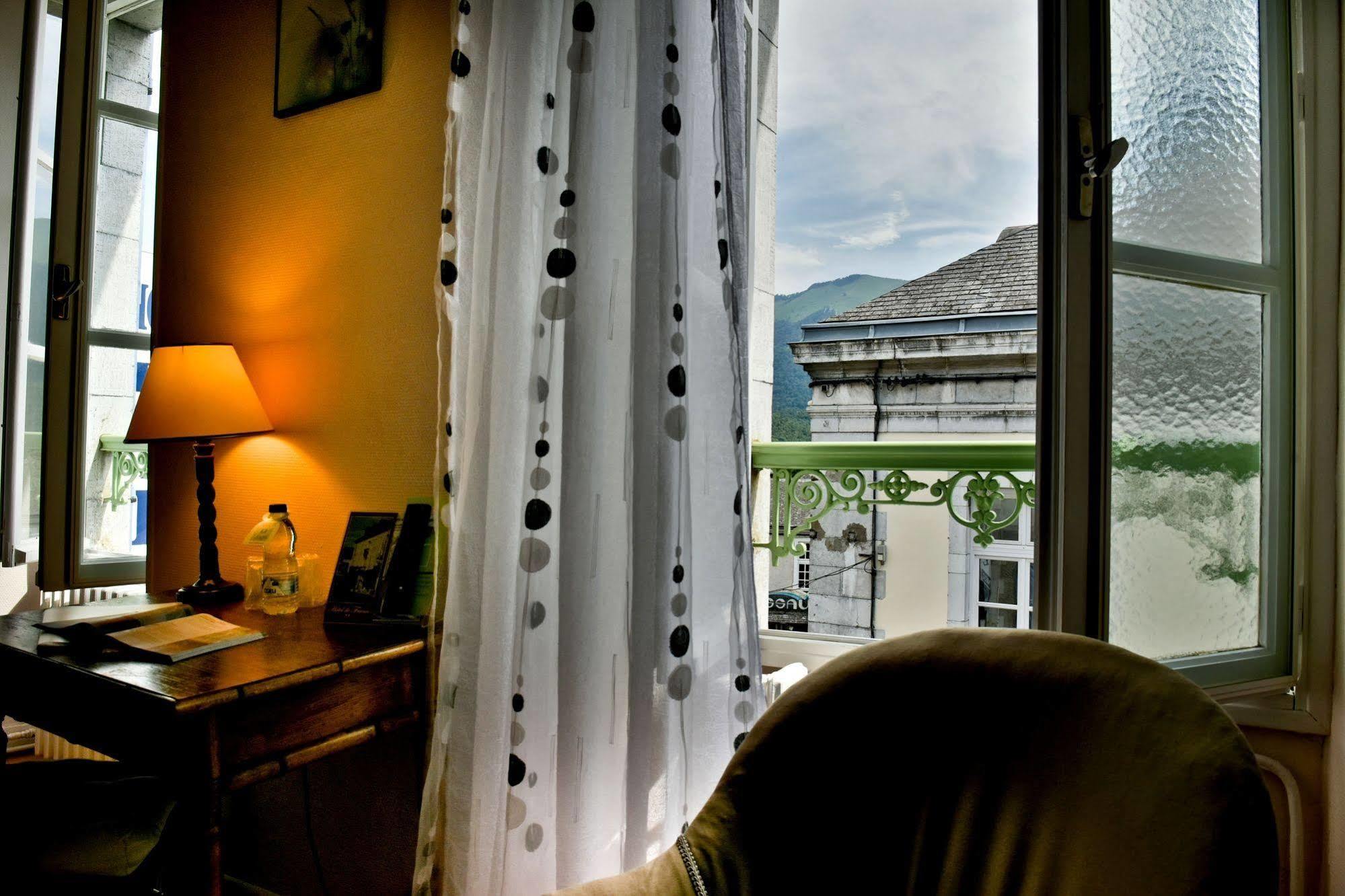 Logis Hôtel de France Arudy Buitenkant foto